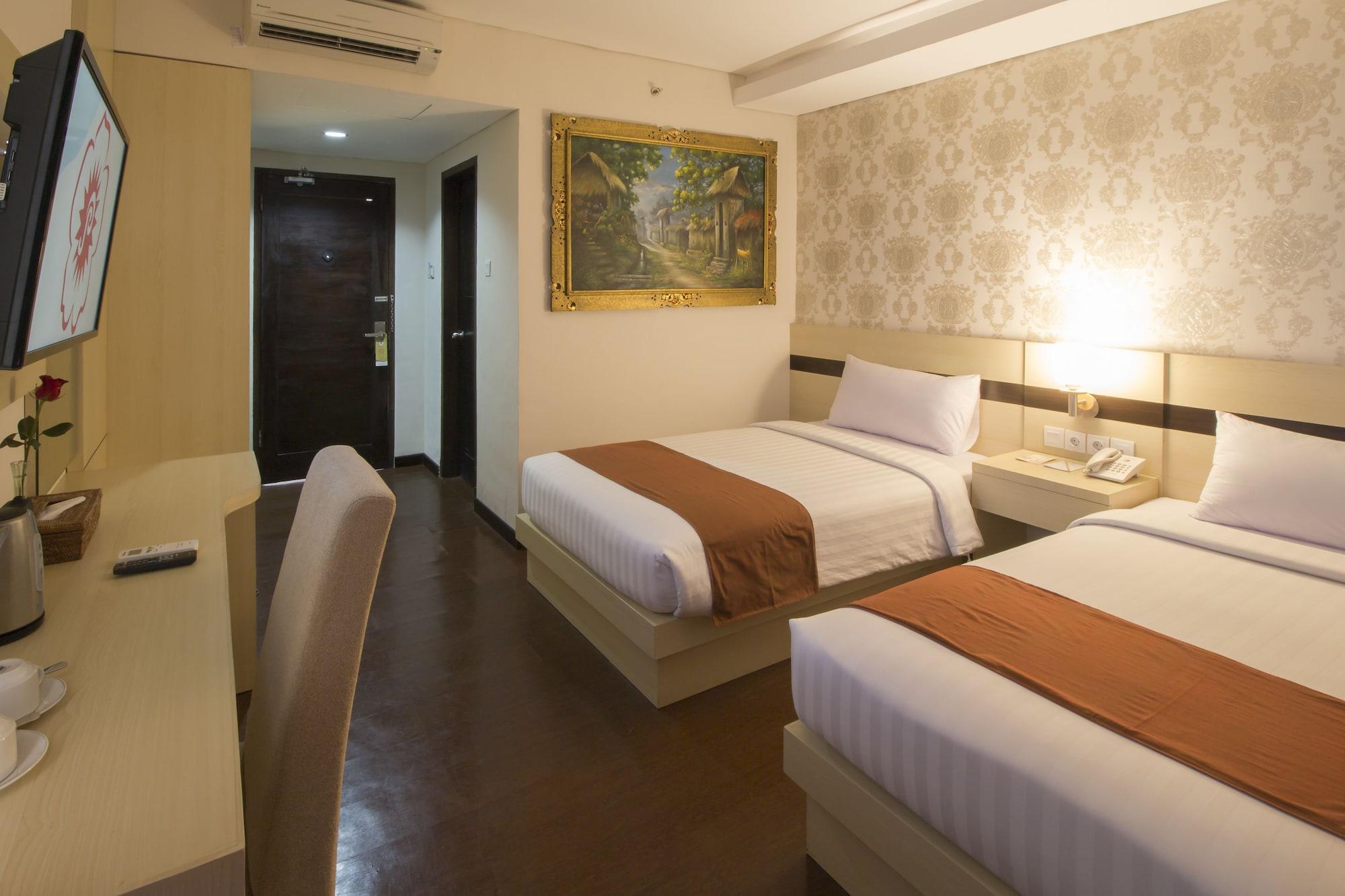 Hotel Grand Puri Saron Yogyakarta Esterno foto