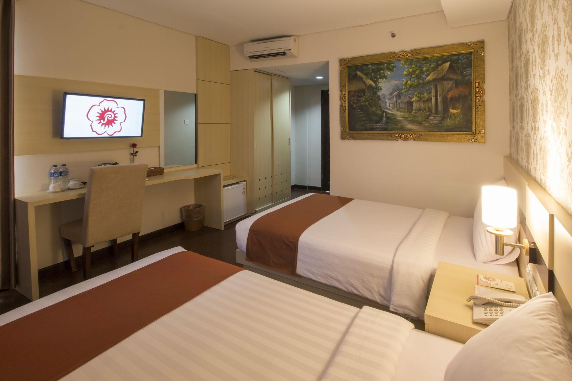 Hotel Grand Puri Saron Yogyakarta Esterno foto