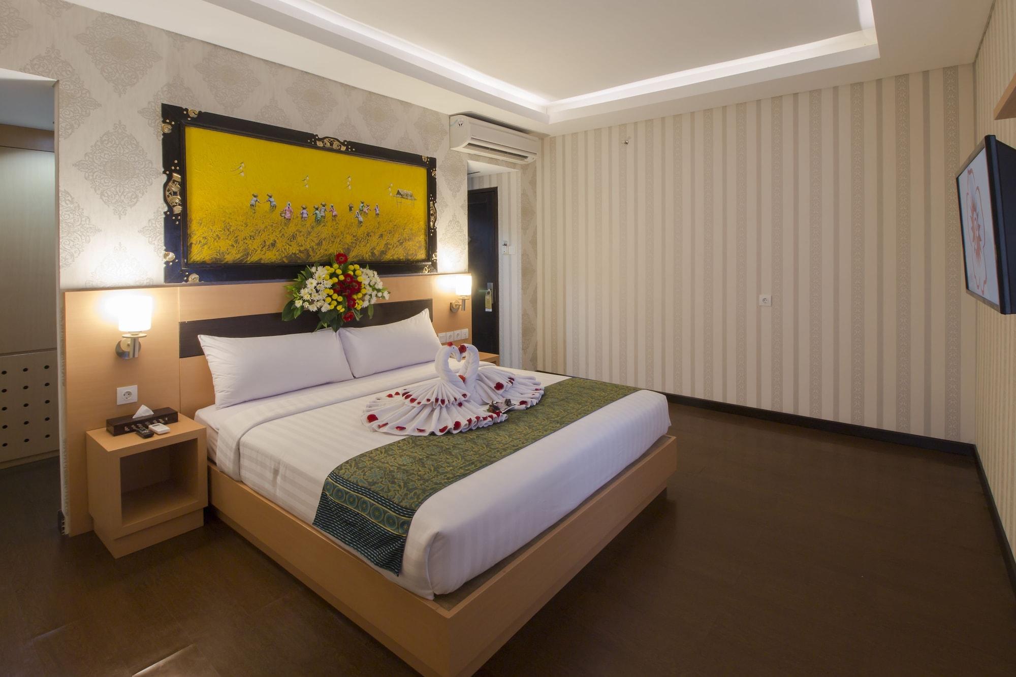 Hotel Grand Puri Saron Yogyakarta Esterno foto