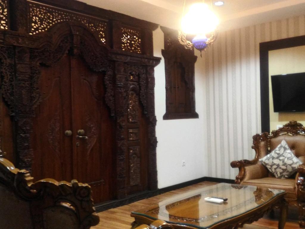 Hotel Grand Puri Saron Yogyakarta Esterno foto