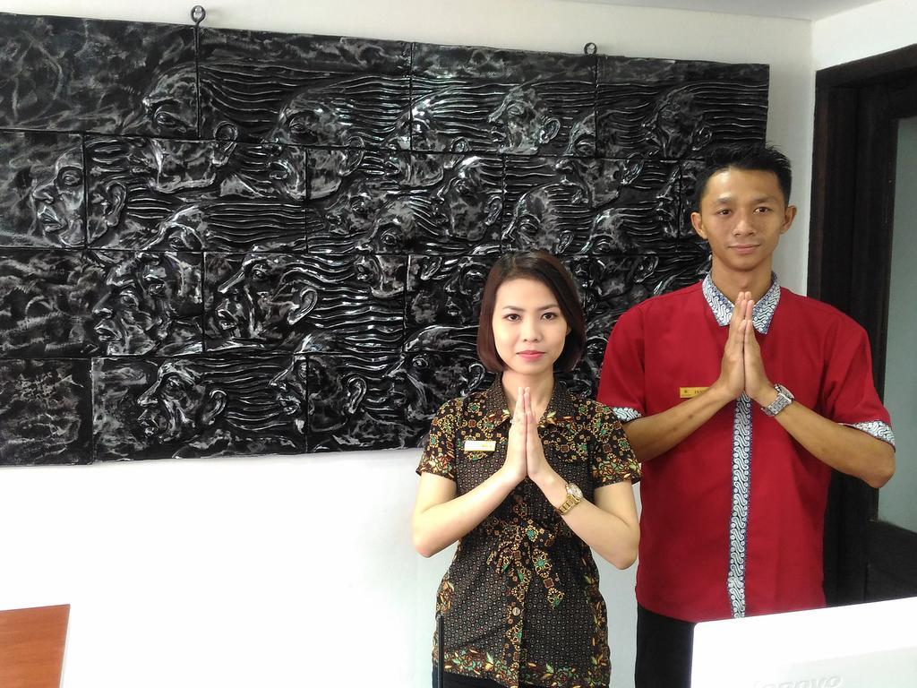 Hotel Grand Puri Saron Yogyakarta Esterno foto