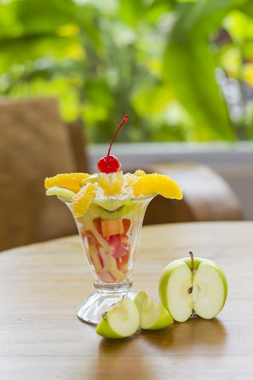 Hotel Grand Puri Saron Yogyakarta Esterno foto