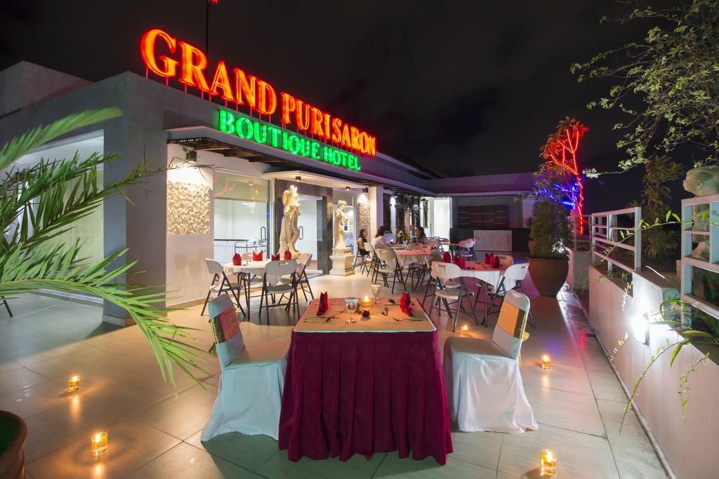 Hotel Grand Puri Saron Yogyakarta Esterno foto