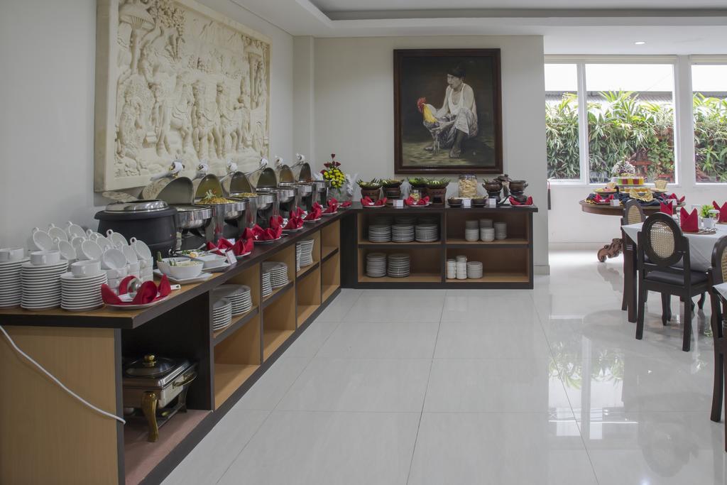 Hotel Grand Puri Saron Yogyakarta Esterno foto