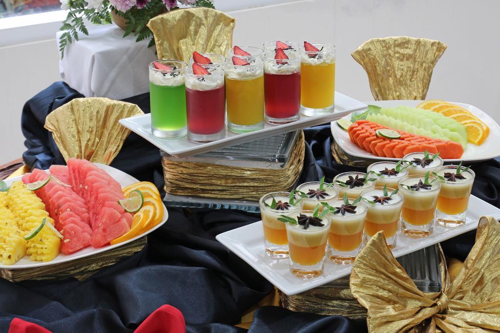 Hotel Grand Puri Saron Yogyakarta Esterno foto