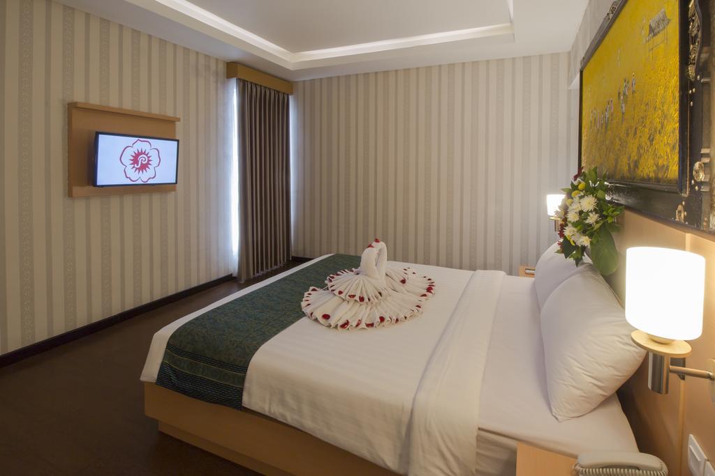 Hotel Grand Puri Saron Yogyakarta Esterno foto