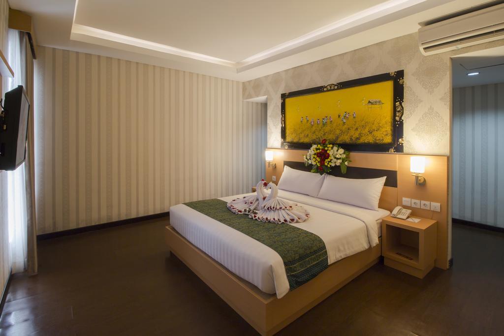 Hotel Grand Puri Saron Yogyakarta Esterno foto