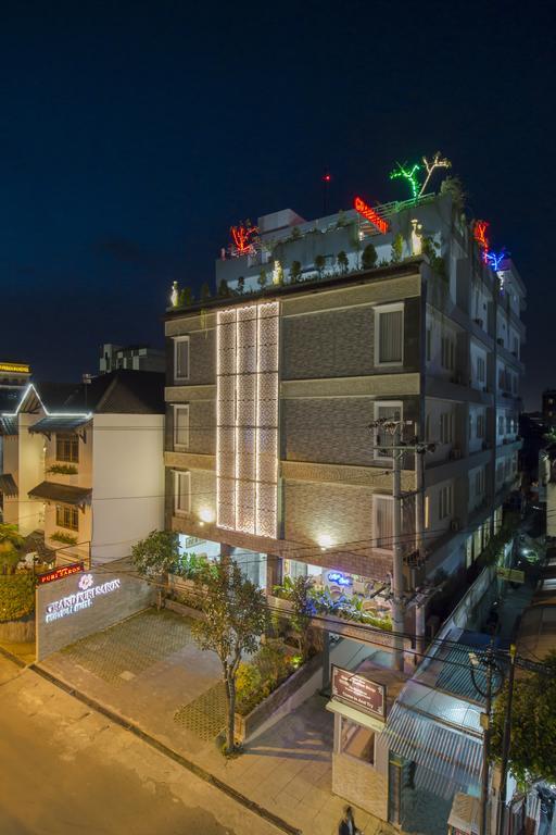 Hotel Grand Puri Saron Yogyakarta Esterno foto