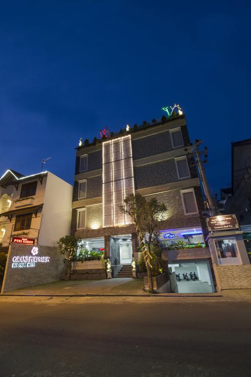 Hotel Grand Puri Saron Yogyakarta Esterno foto