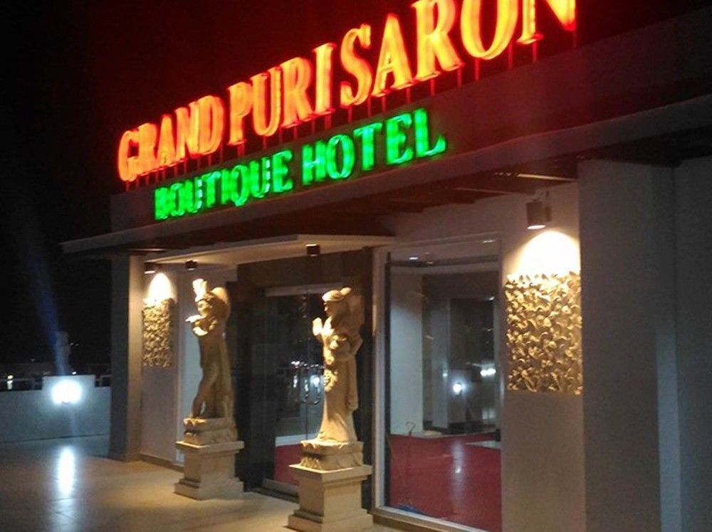 Hotel Grand Puri Saron Yogyakarta Esterno foto